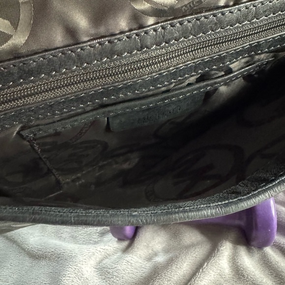 Black Clutch with Chain Detail - Picture 7 of 10